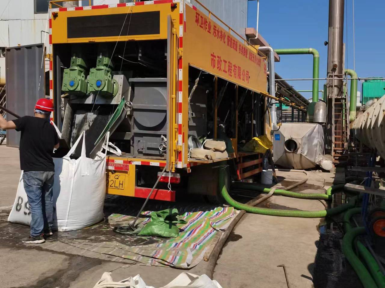 良庆淤泥压干处理